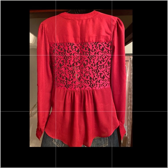 A blouse - Picture 4 of 7